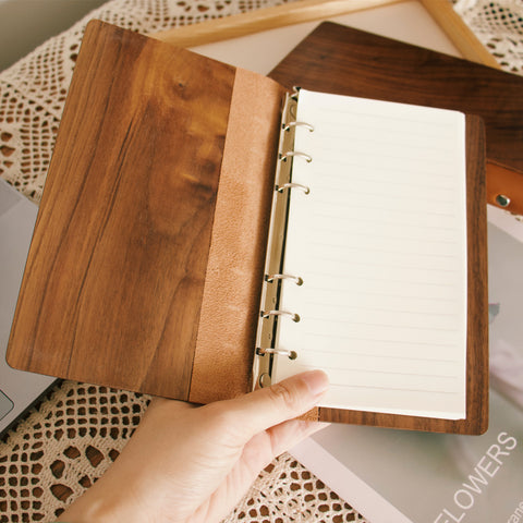 Walnut Loose-Leaf Journal with Detachable Cover – Elegant, Customizable Notebook for Creative Minds